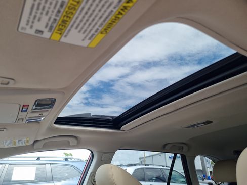 Used 2018 Subaru Outback 2.5i Limited AWD/4WD image 19