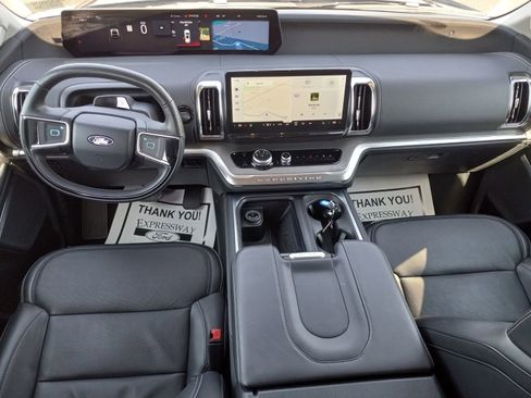 Used 2025 Ford Expedition Max Platinum AWD/4WD image 18