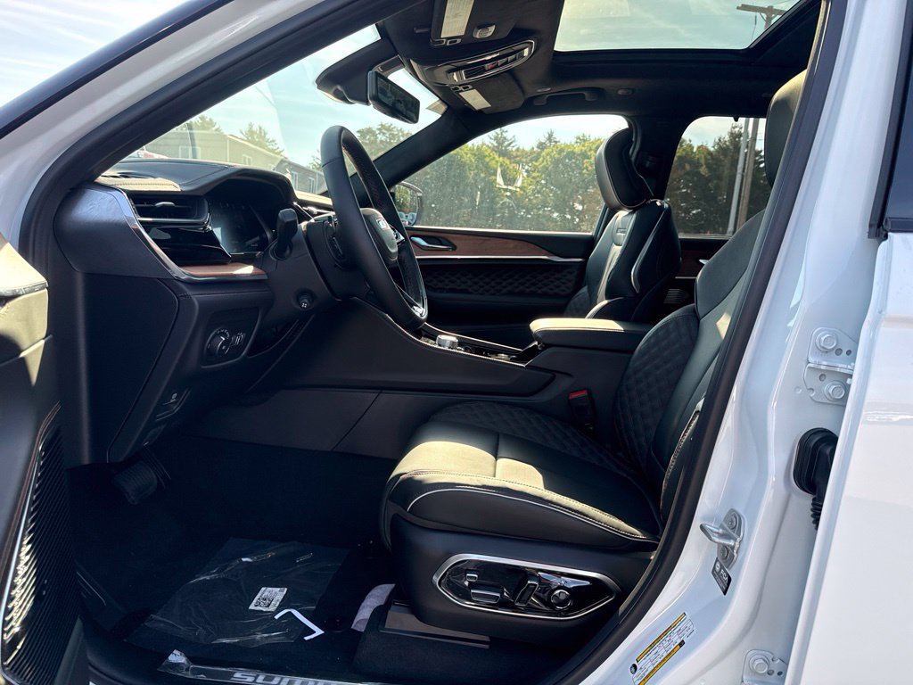 New 2027 Jeep Grand Cherokee Summit AWD/4WD image 17
