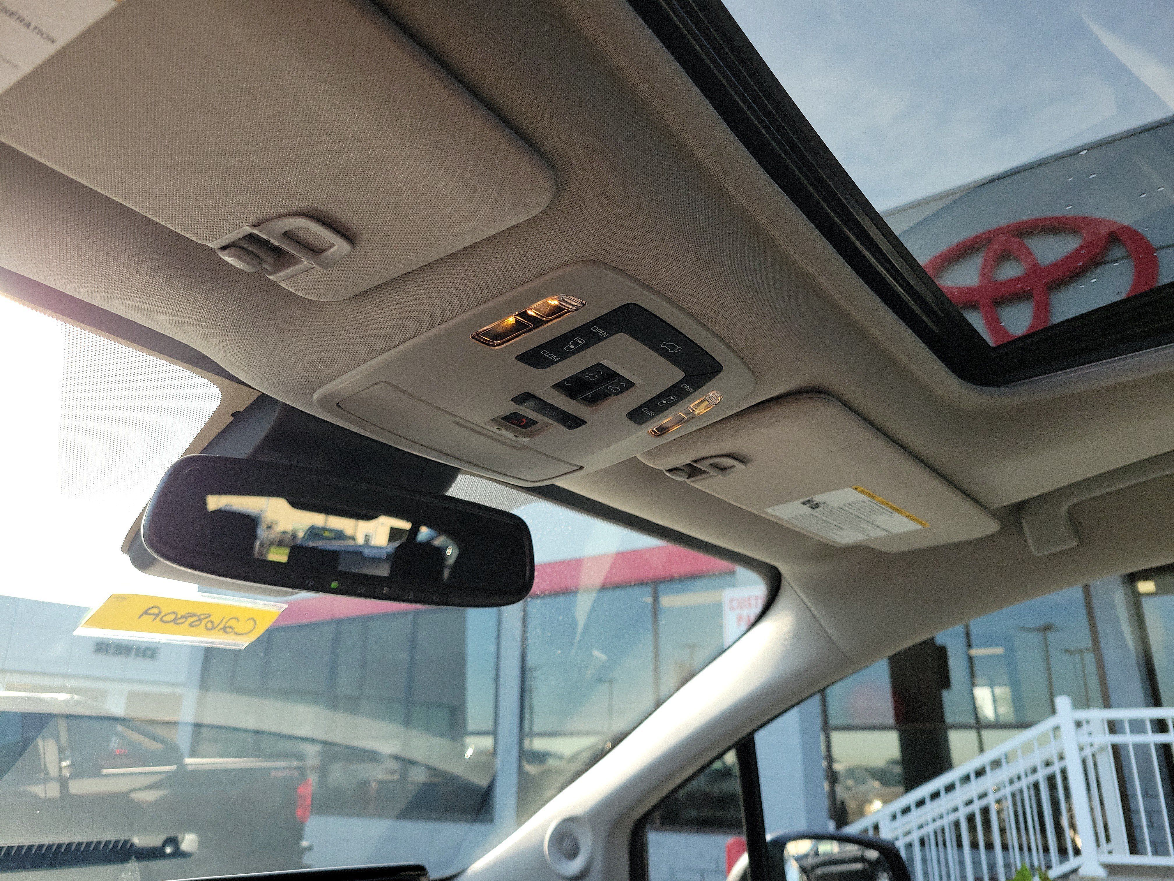 Used 2023 Toyota Sienna XLE w/ XLE Plus Package AWD/4WD image 30