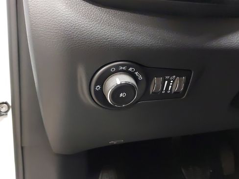 New 2026 Jeep Compass Latitude image 23