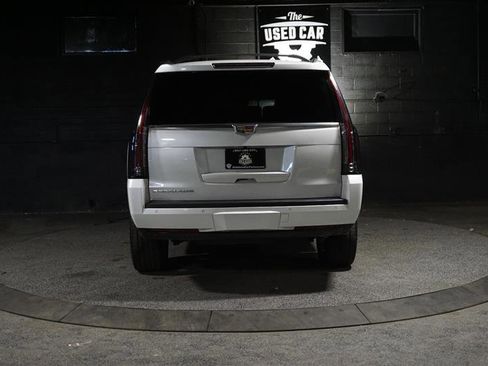 Used 2016 Cadillac Escalade Platinum image 4