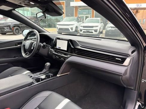 Used 2025 Toyota Camry SE FWD image 36