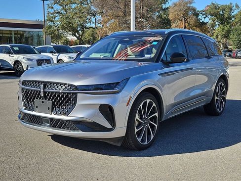 Used 2025 Lincoln Nautilus Black Label image 13