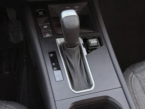 Used 2025 Nissan Kicks SV FWD image 28