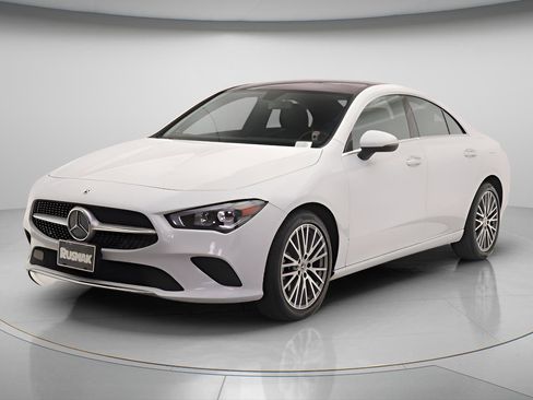 Used 2023 Mercedes-Benz CLA 250 image 3