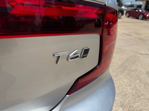 Used 2017 Volvo S90 T6 Momentum w/ Vision Package image 10