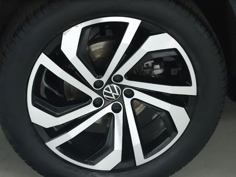 Certified 2023 Volkswagen Atlas SEL AWD/4WD image 12