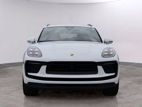 Certified 2023 Porsche Macan AWD/4WD image 2