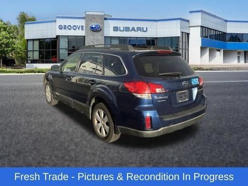 Used 2011 Subaru Outback 2.5i Limited AWD/4WD image 3
