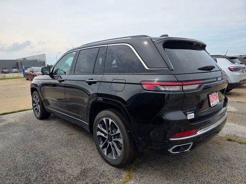Certified 2022 Jeep Grand Cherokee Overland w/ Advanced Protech Group III AWD/4WD image 5