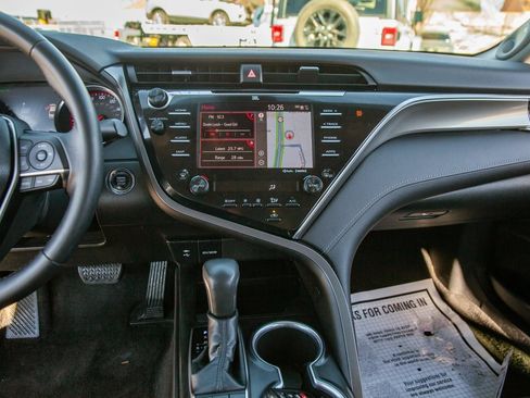 Used 2018 Toyota Camry XSE image 15