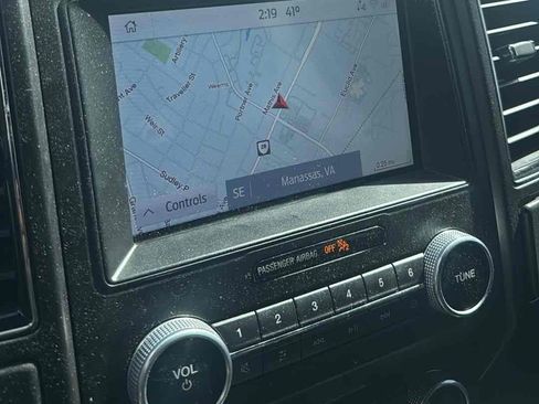 Used 2021 Ford Expedition Max Limited image 9