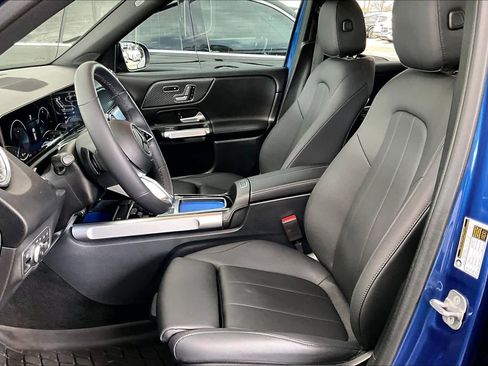 Used 2025 Mercedes-Benz GLB 250 image 8