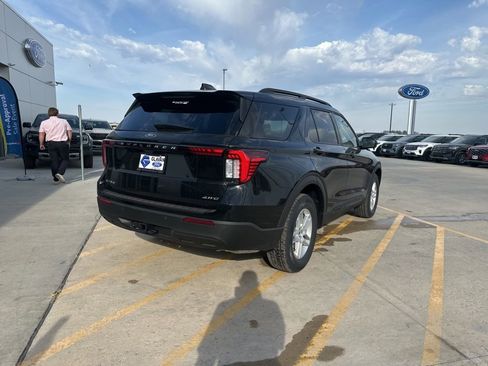 New 2026 Ford Explorer Active image 9