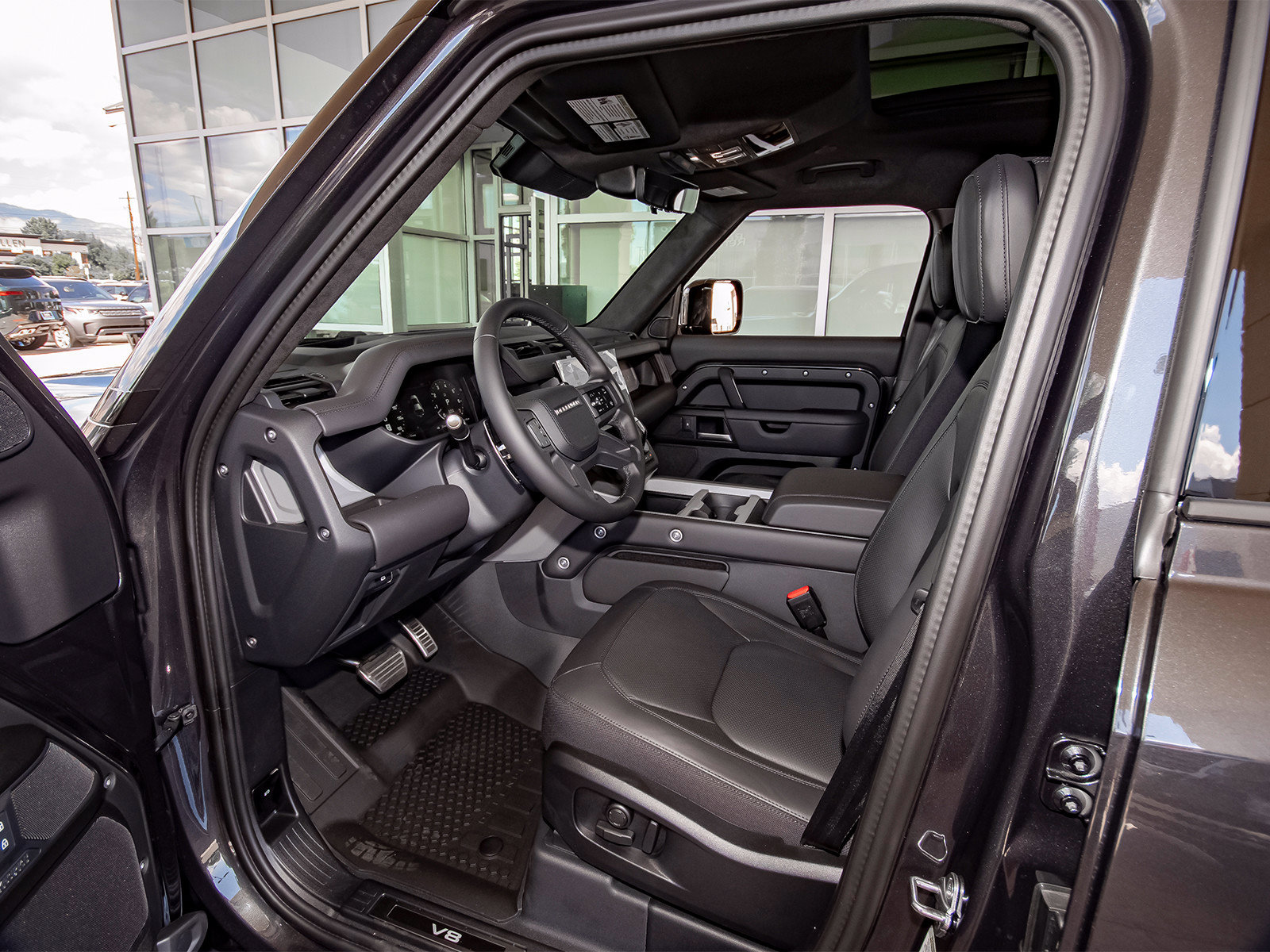 New 2026 Land Rover Defender 110 V8 AWD/4WD image 36