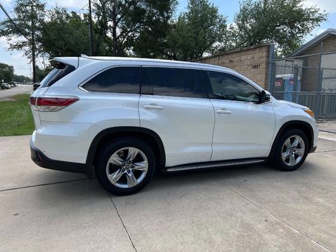 Used 2016 Toyota Highlander Limited FWD image 12