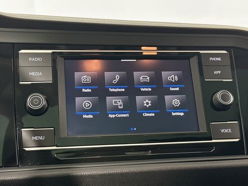 Used 2022 Volkswagen Jetta SE image 14