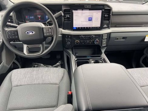 Used 2026 Ford F250 XLT w/ XLT Premium Package AWD/4WD image 4