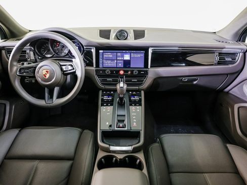 Certified 2025 Porsche Macan image 25