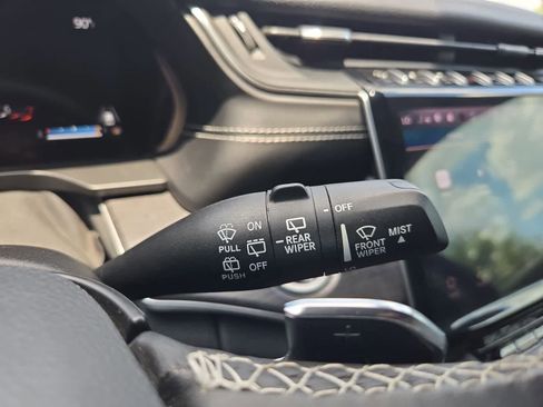 Used 2022 Jeep Grand Cherokee L Limited w/ Luxury Tech Group II RWD image 25