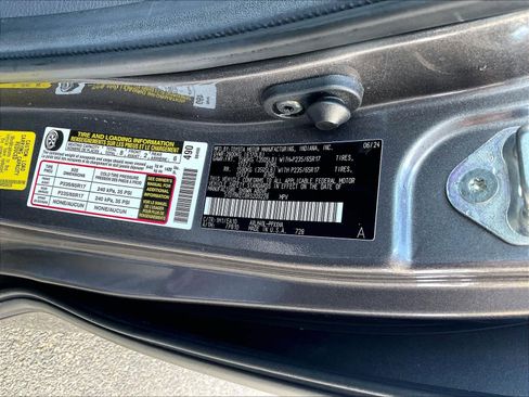 Used 2024 Toyota Sienna XLE image 36