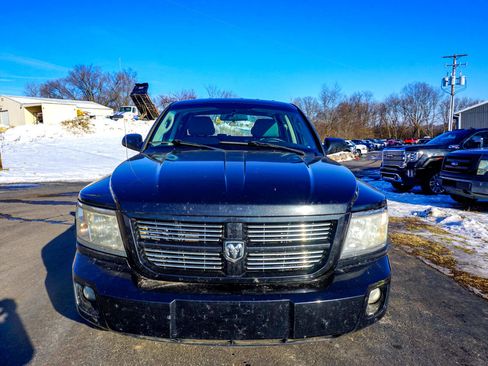 Used 2011 Dodge Dakota 4WD Crew Cab SXT image 9