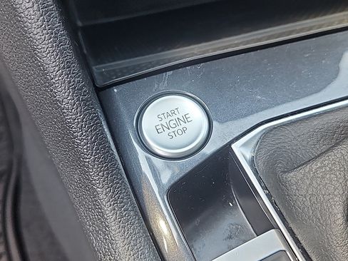 Certified 2024 Volkswagen Tiguan SE R-Line AWD/4WD image 18
