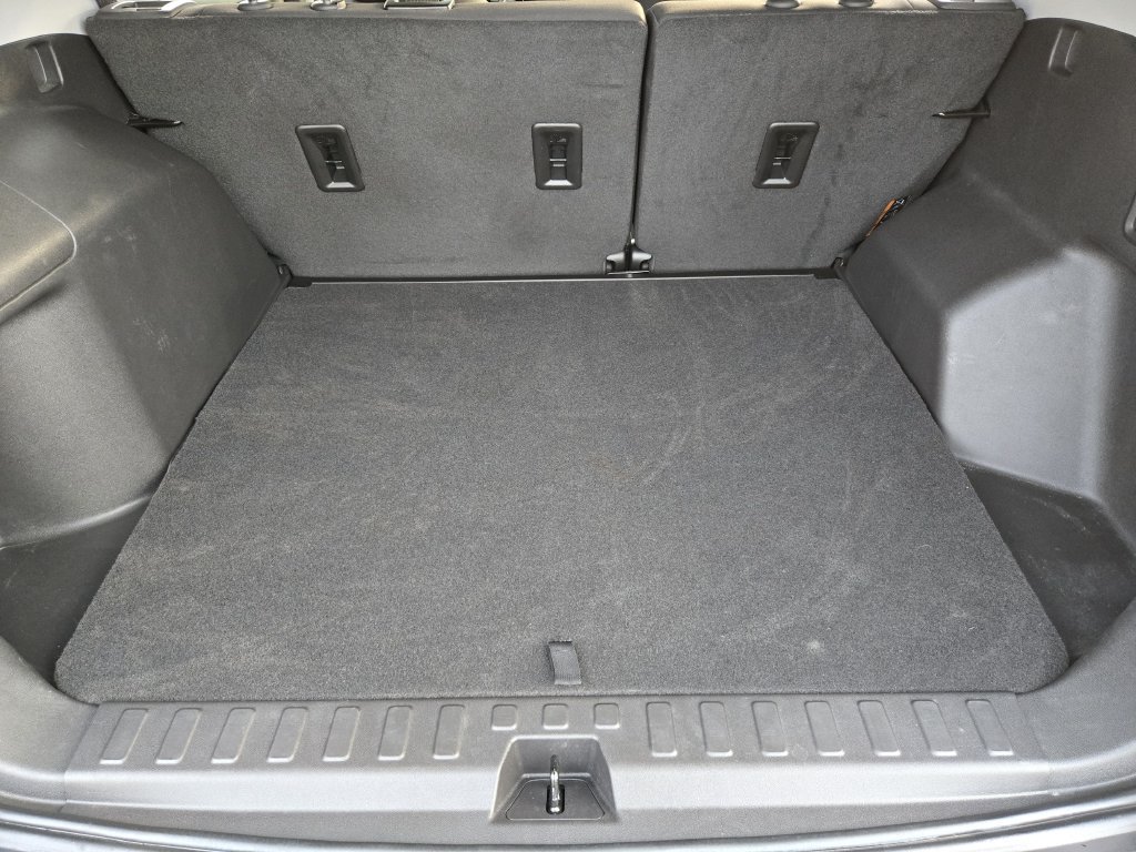 Used 2024 GMC Terrain SLE w/ Driver Convenience Package FWD image 30