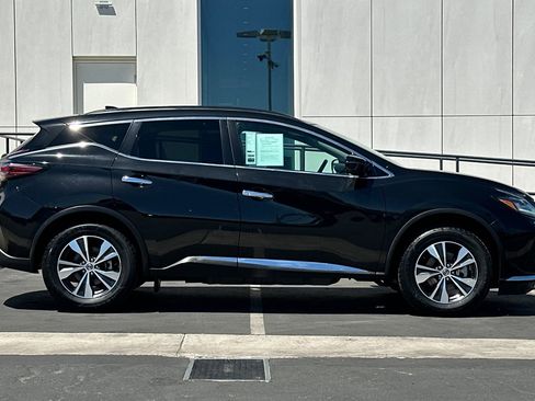 Used 2021 Nissan Murano SV image 2