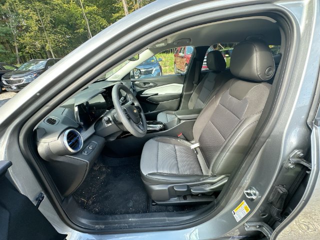 Used 2024 Chevrolet Trax LT FWD image 29