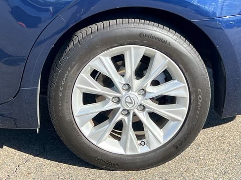 Used 2014 Lexus ES 300h w/ Premium Package w/Bamboo Trim FWD image 25