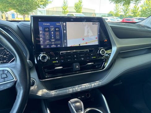 Used 2020 Toyota Highlander Platinum AWD/4WD image 19