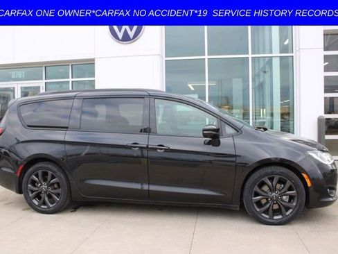 Used 2018 Chrysler Pacifica Limited w/ Advanced Safetytec Group image 5