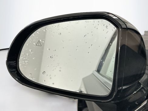 Used 2023 Hyundai Santa Fe SEL w/ Premium Package image 16