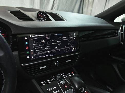 Used 2022 Porsche Cayenne Coupe image 42