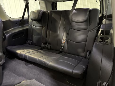 Used 2020 Cadillac Escalade ESV Luxury image 13