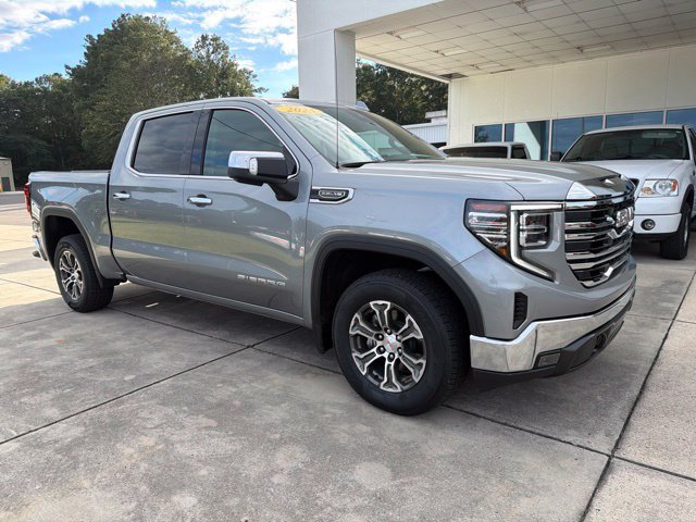 Used 2025 GMC Sierra 1500 SLT RWD image 1