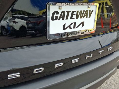 Certified 2021 Kia Sorento S w/ Panoramic Sunroof Package image 33