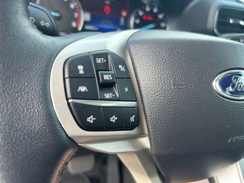 Used 2023 Ford Explorer XLT w/ Equipment Group 202A AWD/4WD image 16