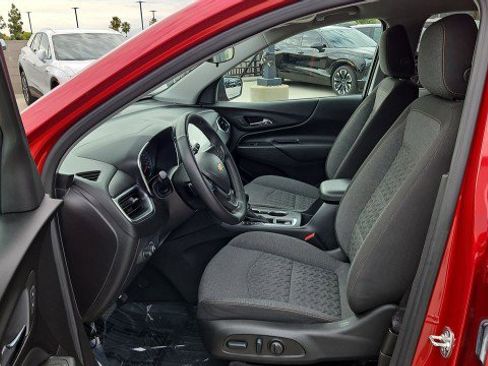 Used 2024 Chevrolet Equinox LT FWD image 18