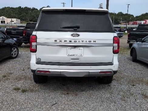 Used 2022 Ford Expedition XLT AWD/4WD image 5