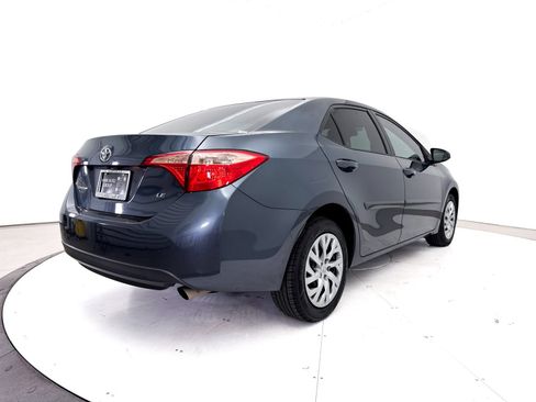 Used 2017 Toyota Corolla LE w/ Carpet Mat Package (TMS) FWD image 11