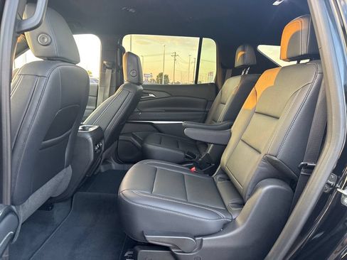 Used 2026 Chevrolet Traverse LT FWD image 14