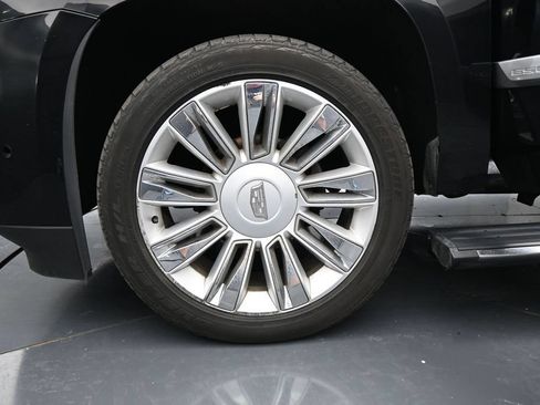 Used 2019 Cadillac Escalade Platinum AWD/4WD image 28