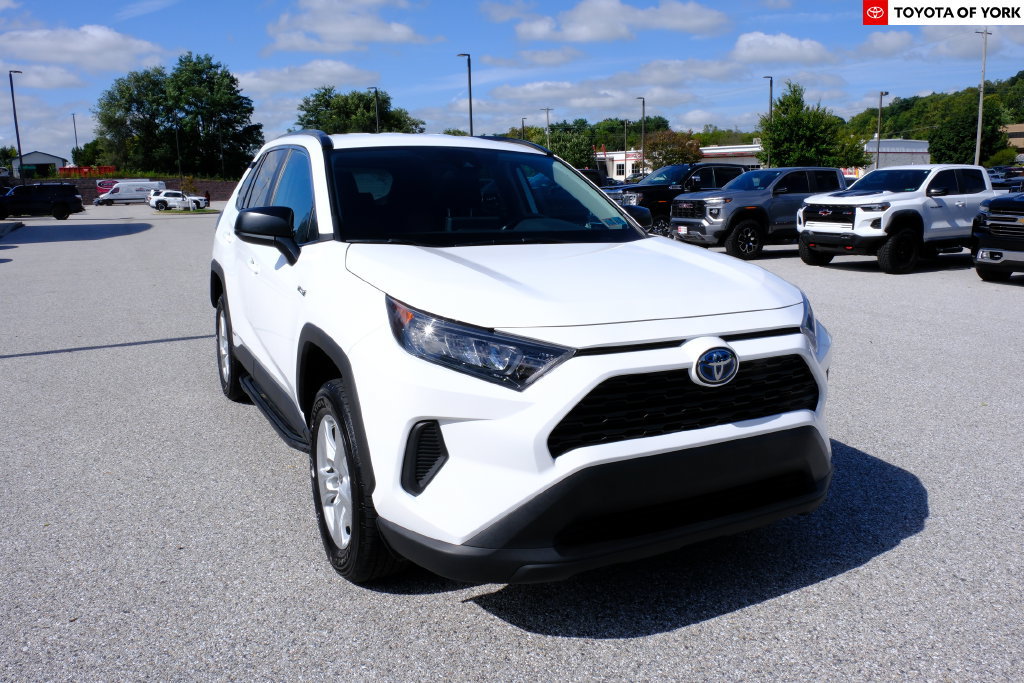 Used 2021 Toyota RAV4 LE AWD/4WD image 1
