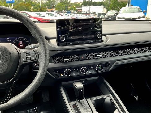 Certified 2023 Honda Accord EX image 6