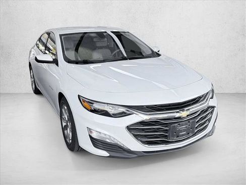 Used 2022 Chevrolet Malibu LT image 3