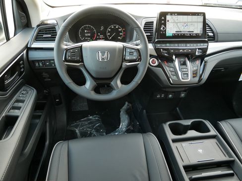 New 2026 Honda Odyssey Touring image 21
