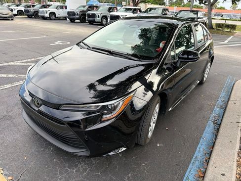 Used 2024 Toyota Corolla LE FWD image 4